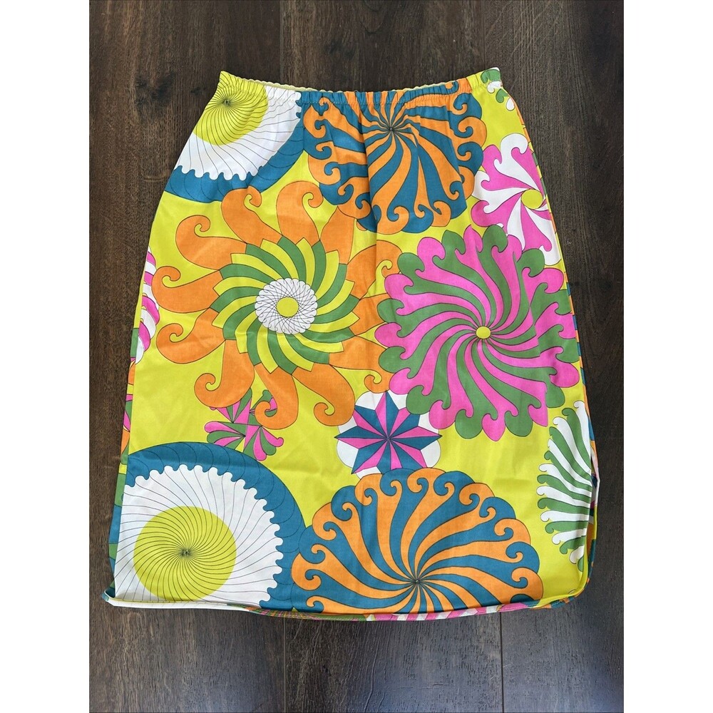 Vintage Vanity Fair Slip Skirt Bright Floral Abstract Size Small Made in USA